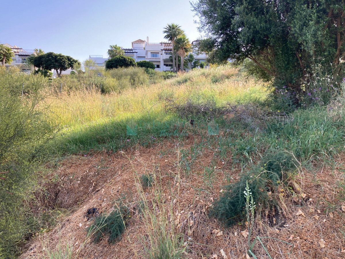 Plot for sale in Benahavis