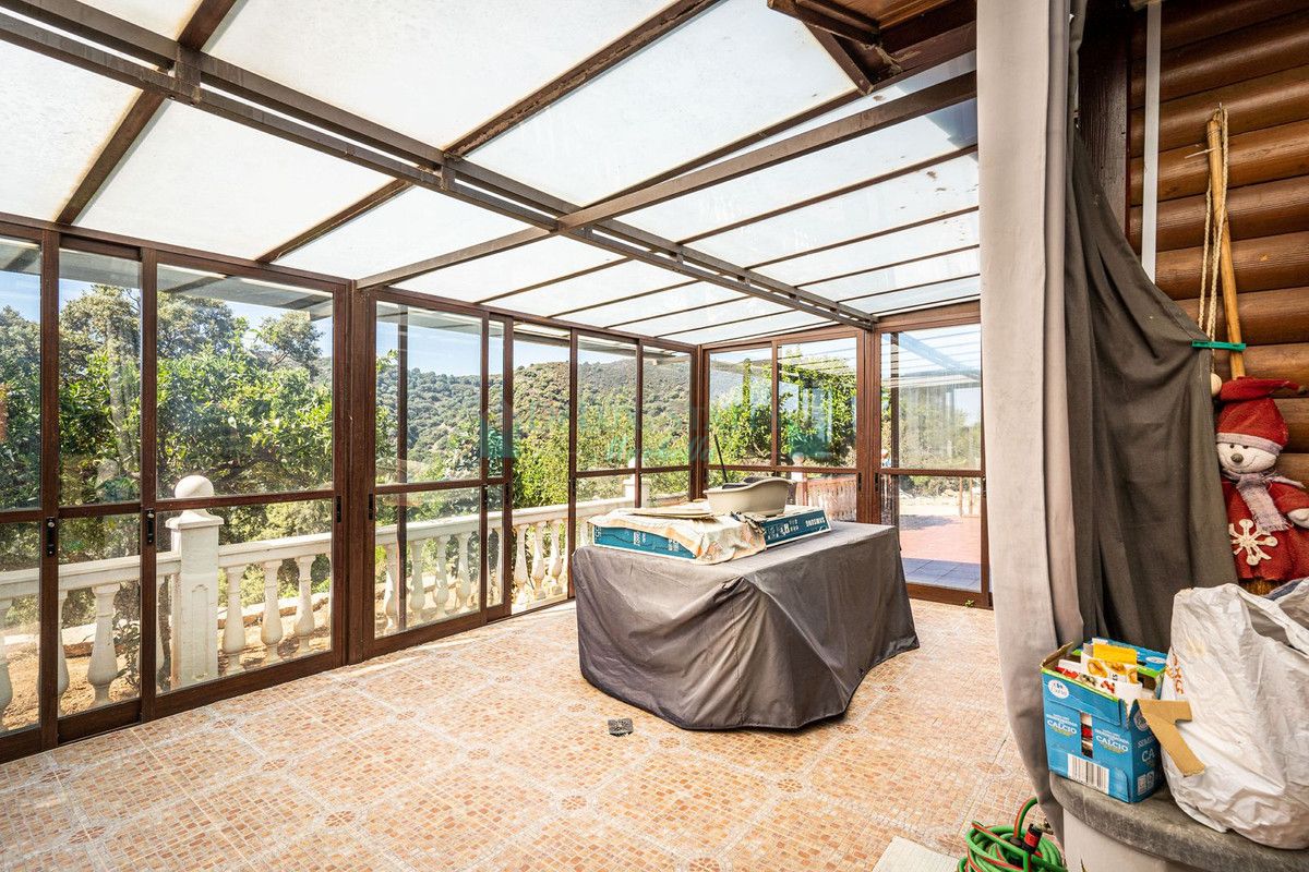 Finca for sale in Estepona