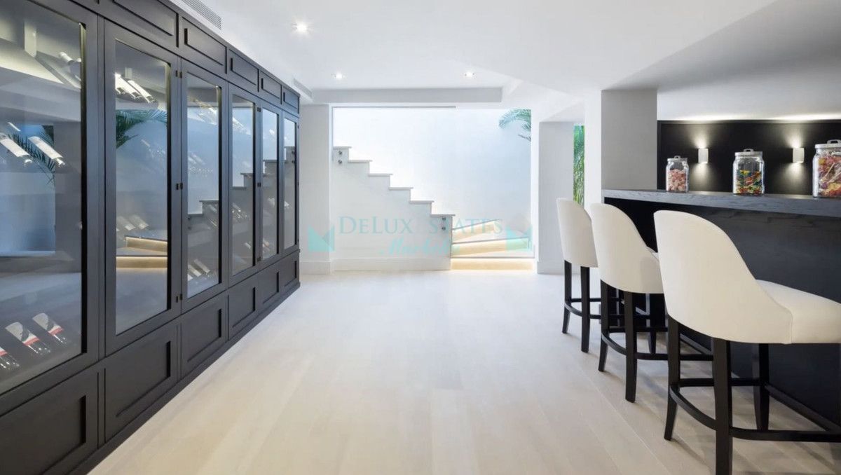 Villa en venta en Aloha, Nueva Andalucia