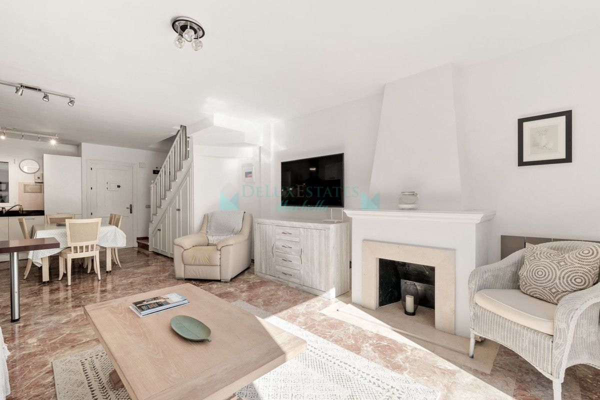 Town House for sale in Estepona