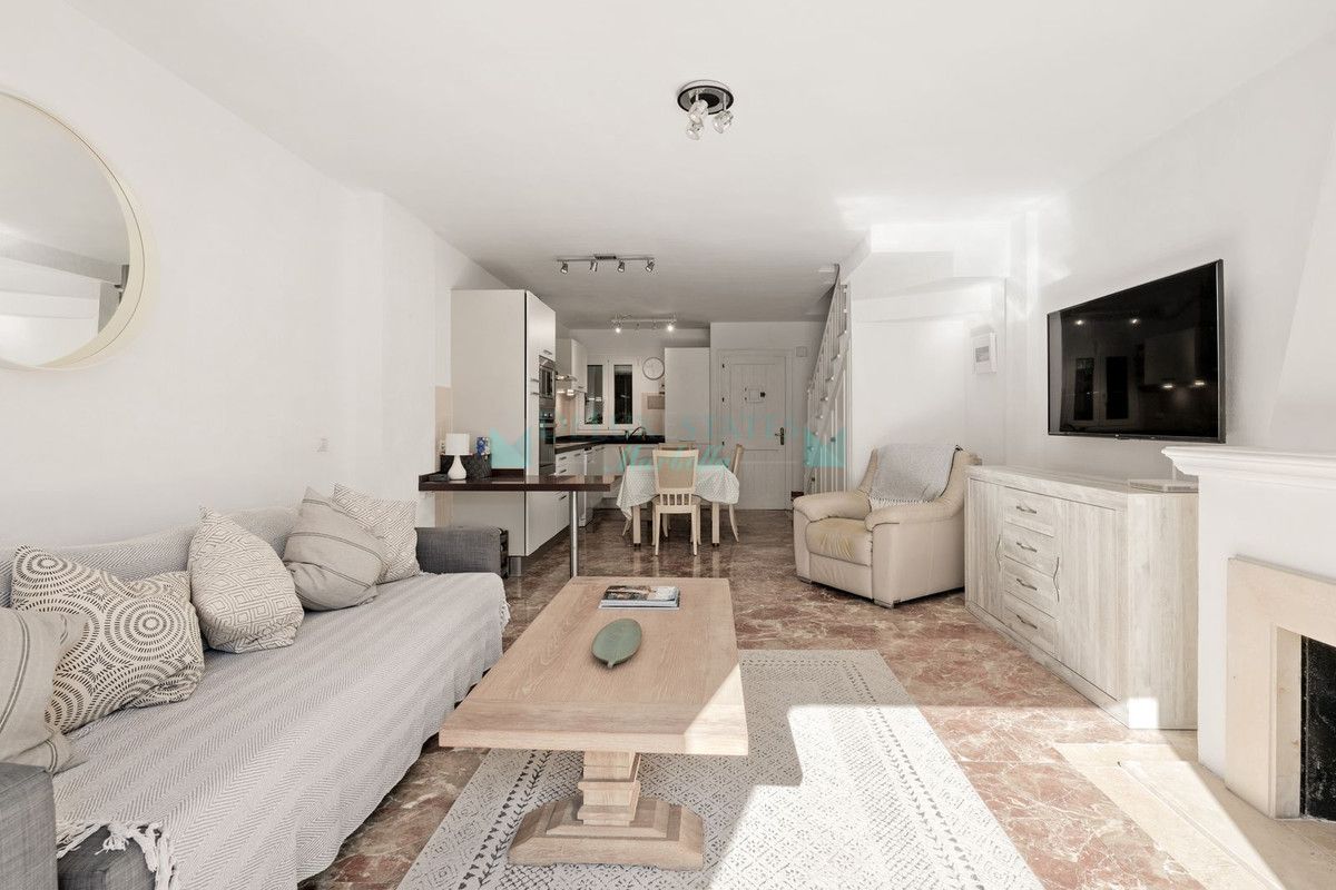 Town House for sale in Estepona