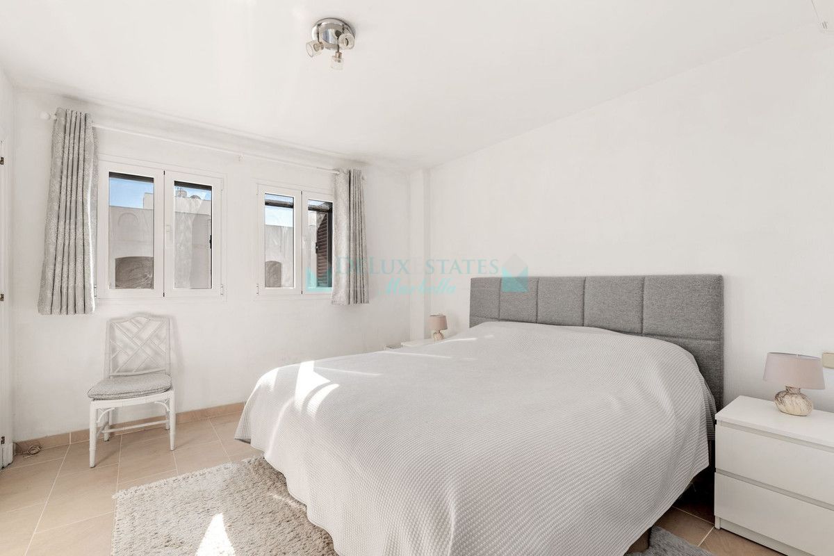 Town House for sale in Estepona