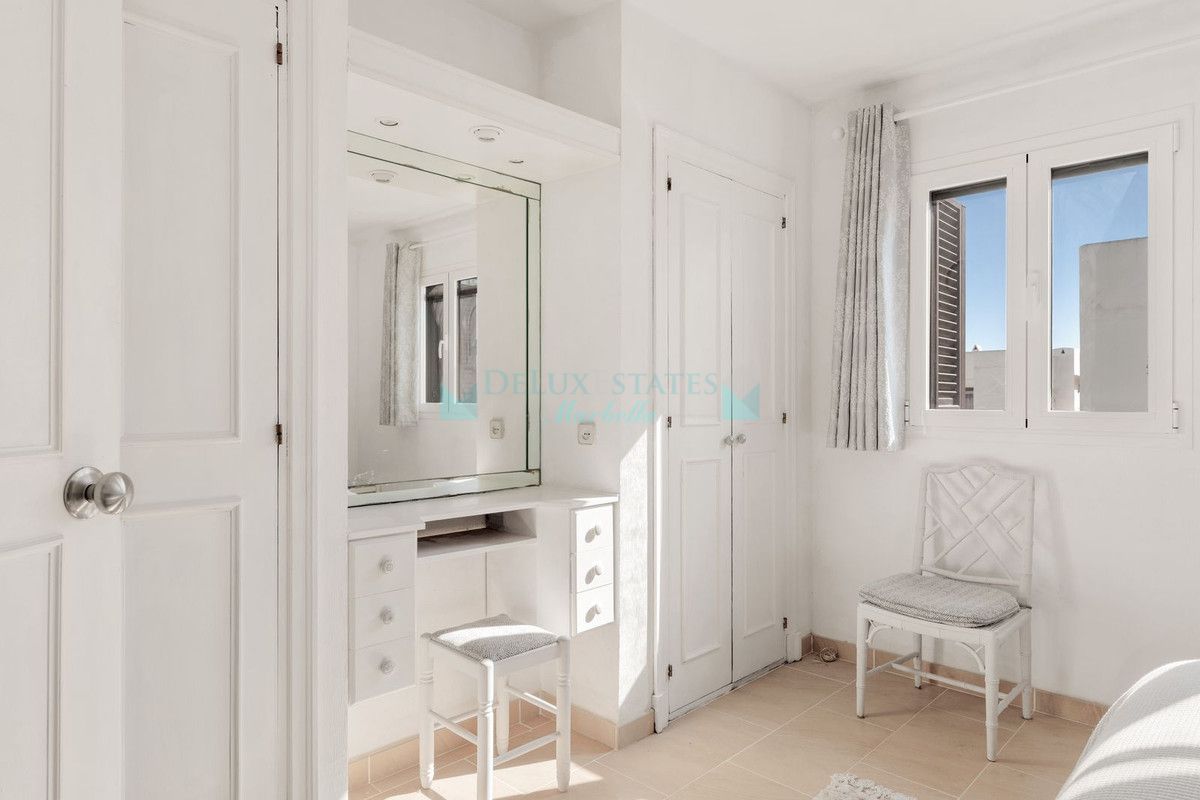 Town House for sale in Estepona