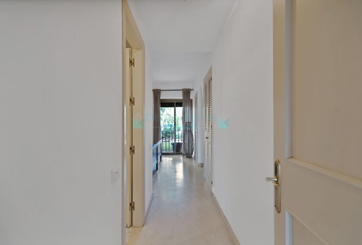 Ground Floor Apartment for sale in Estepona