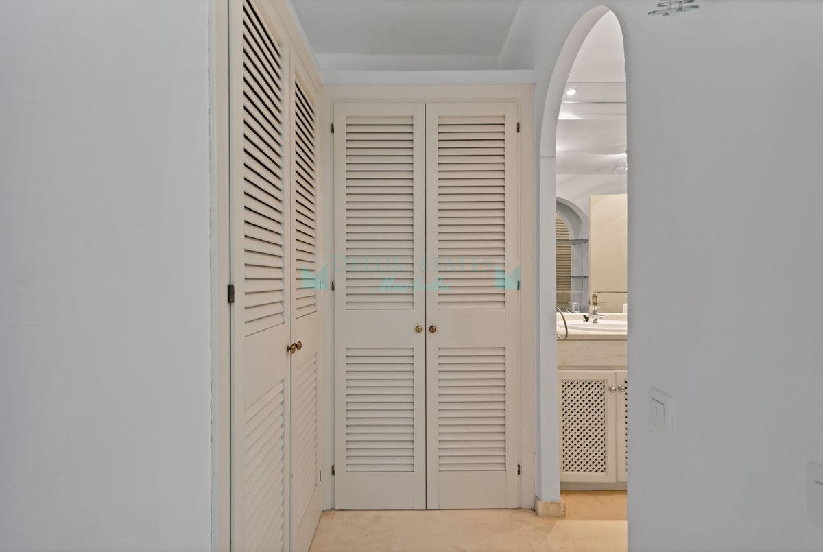 Ground Floor Apartment for sale in Estepona