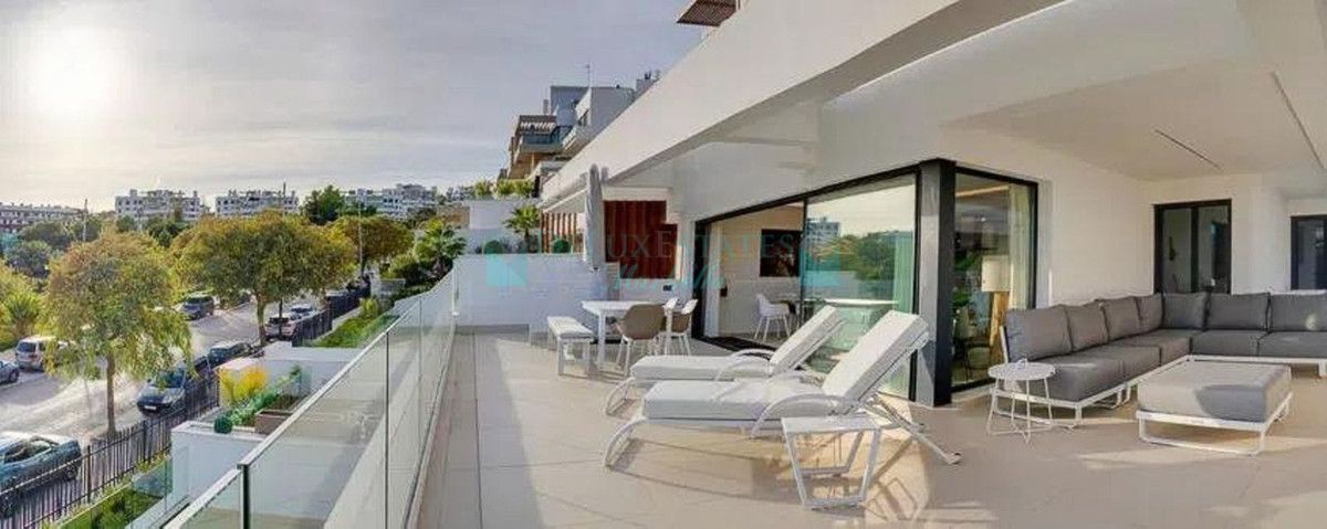 Apartamento en venta en Estepona