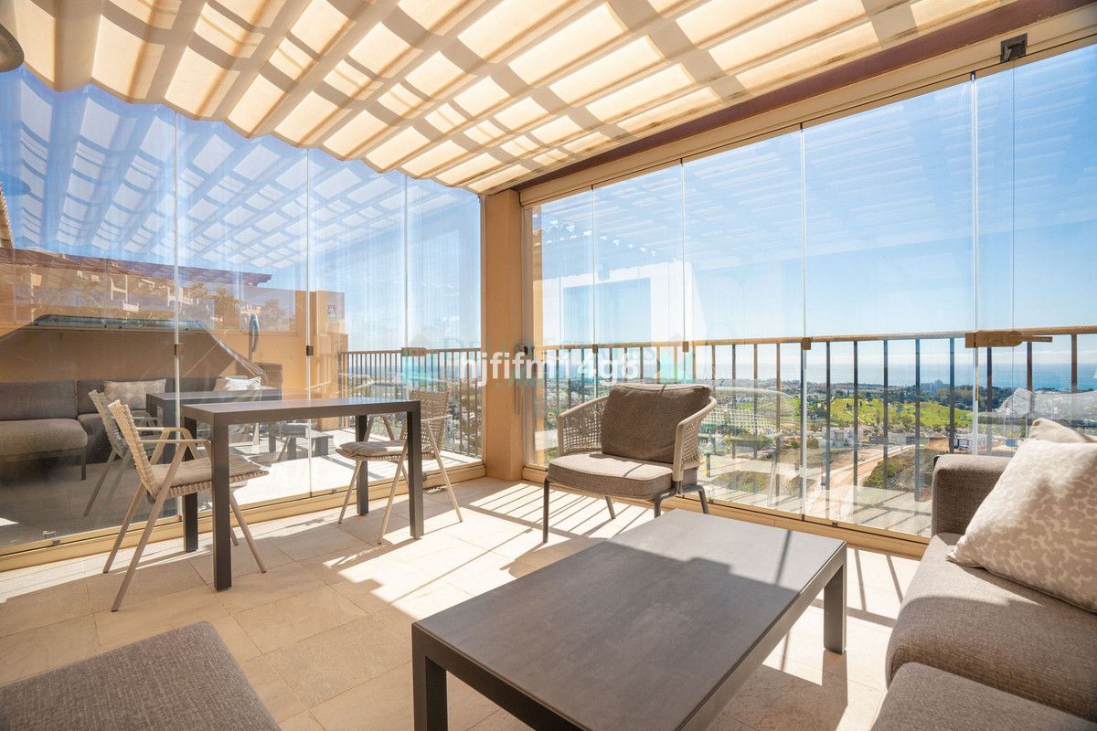 Penthouse for sale in Benahavis