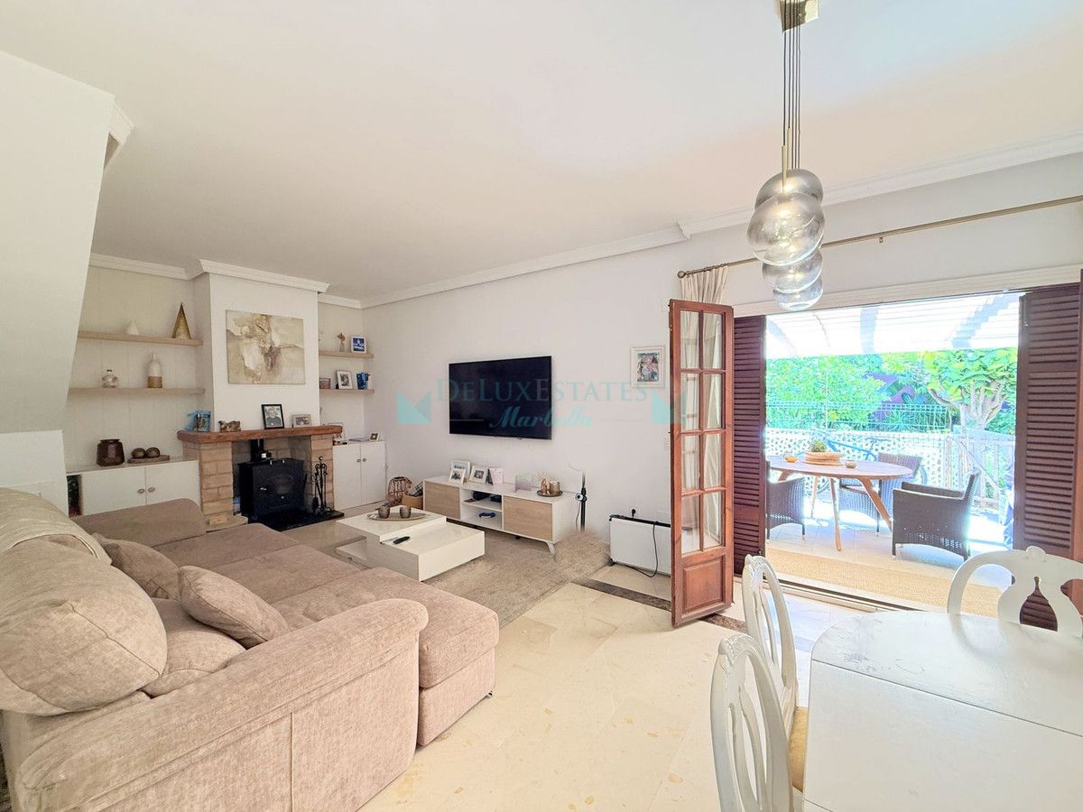 Town House for sale in Estepona