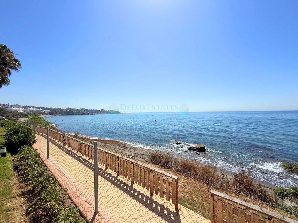 Town House for sale in Estepona