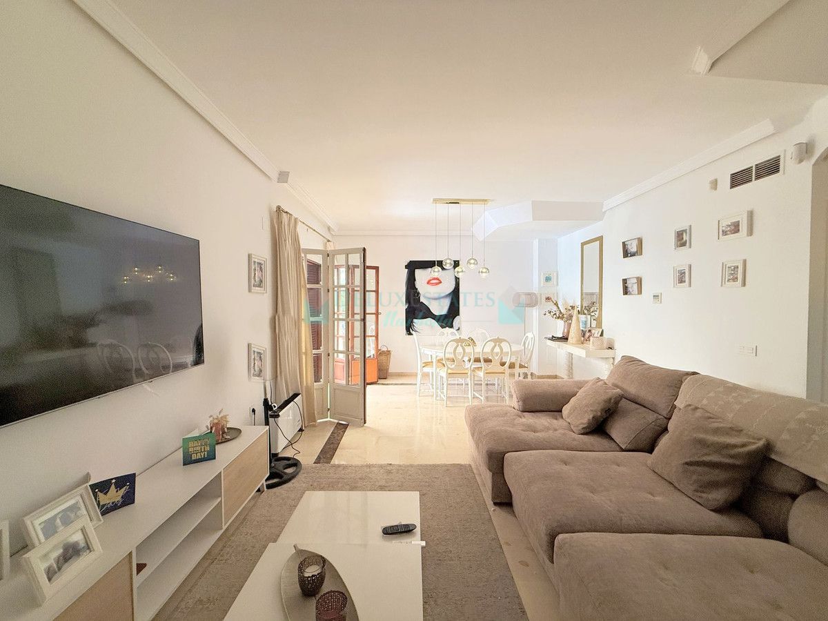 Town House for sale in Estepona