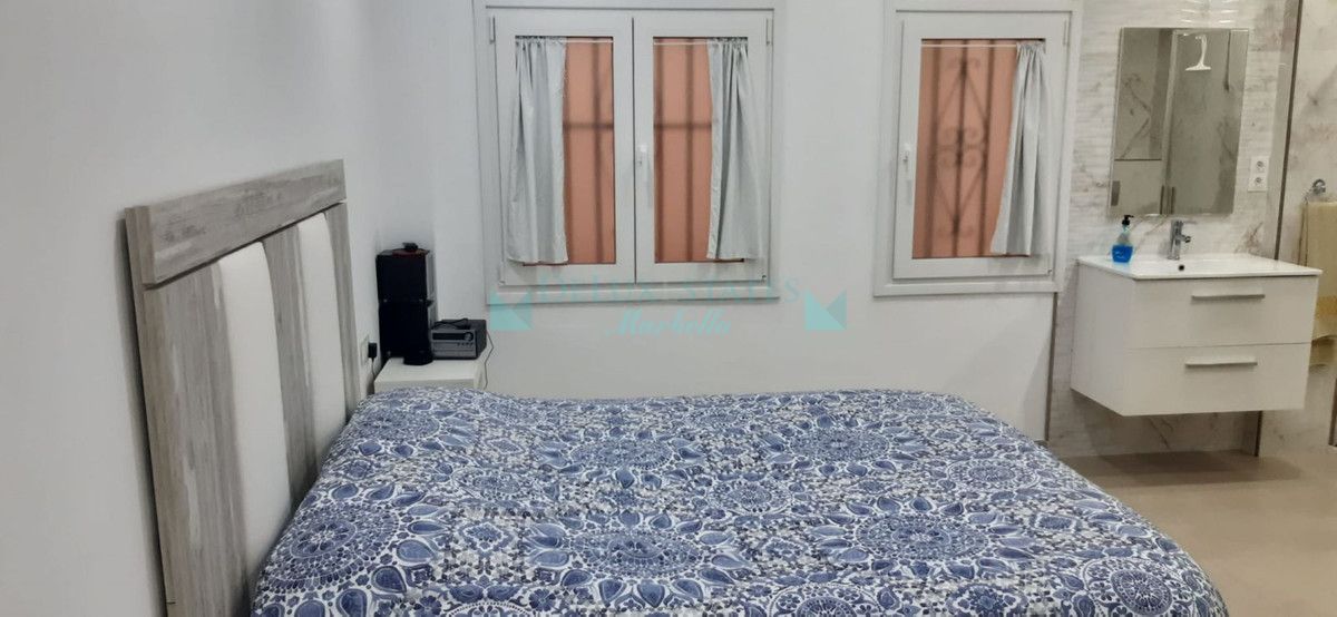 Apartment for sale in Estepona