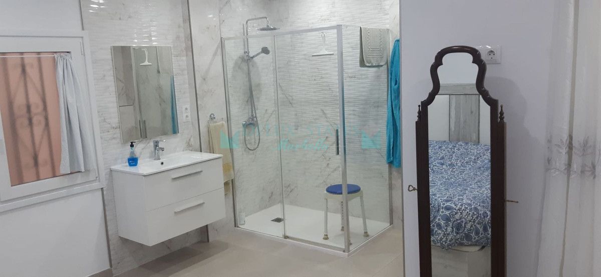 Apartment for sale in Estepona