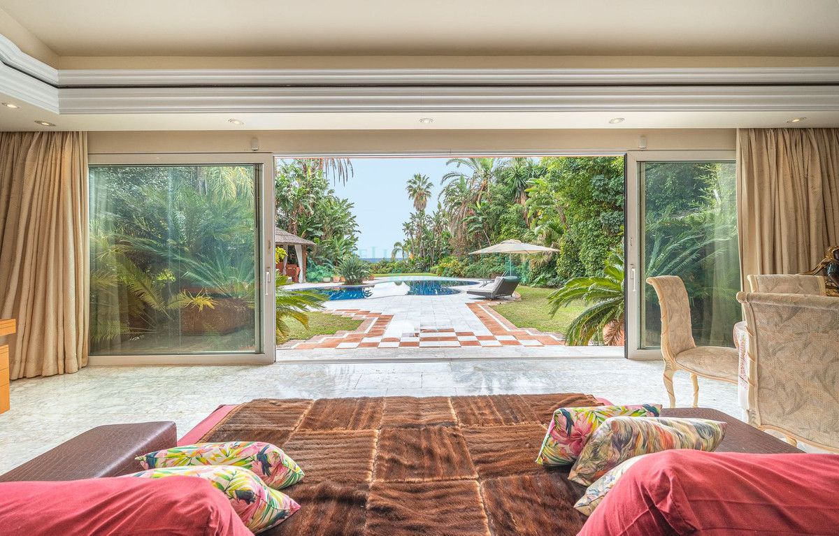 Villa for sale in Nagüeles, Marbella Golden Mile