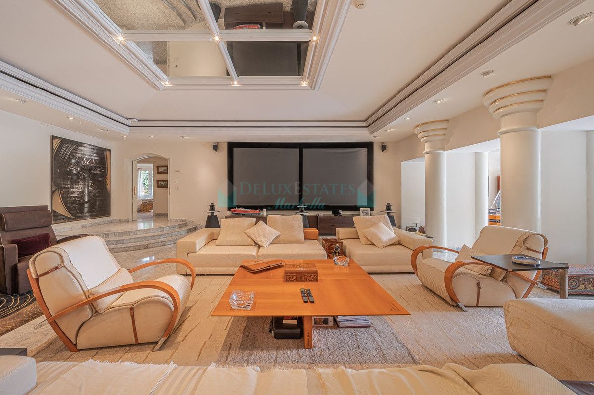 Villa for sale in Nagüeles, Marbella Golden Mile