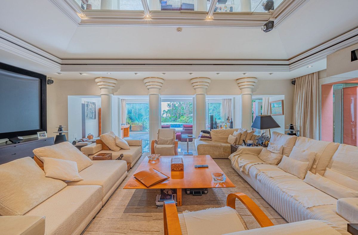 Villa for sale in Nagüeles, Marbella Golden Mile