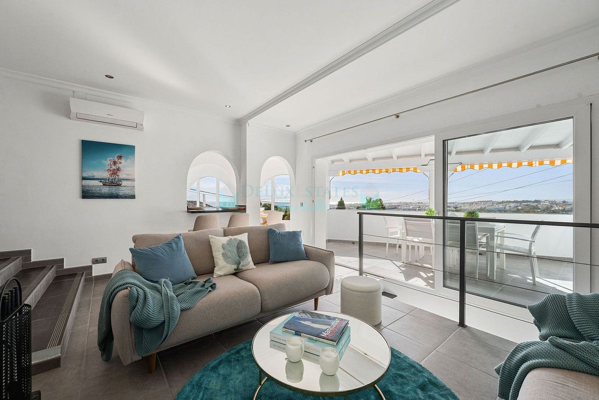 Semi Detached Villa for sale in Nueva Andalucia