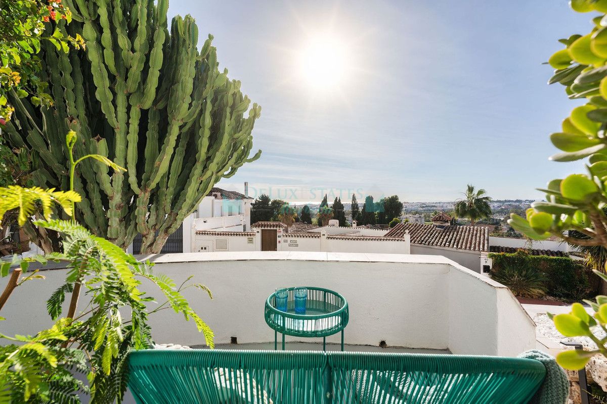 Semi Detached Villa for sale in Nueva Andalucia