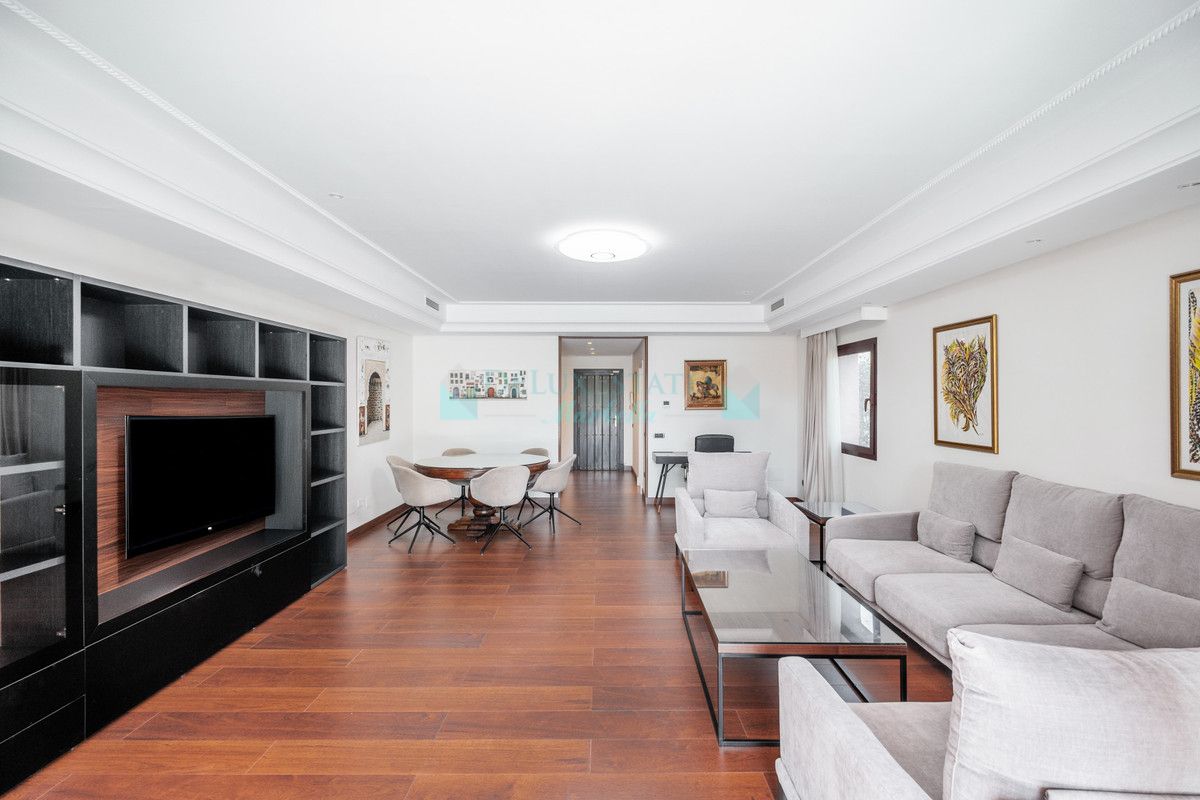 Town House for sale in Marbella Golden Mile