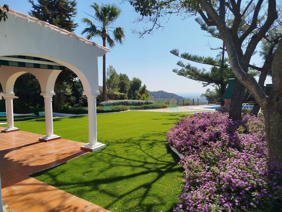 Villa for sale in Istan