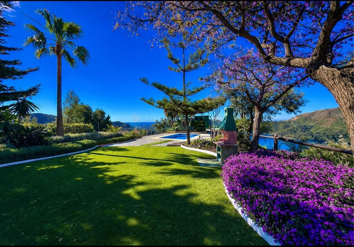 Villa for sale in Istan