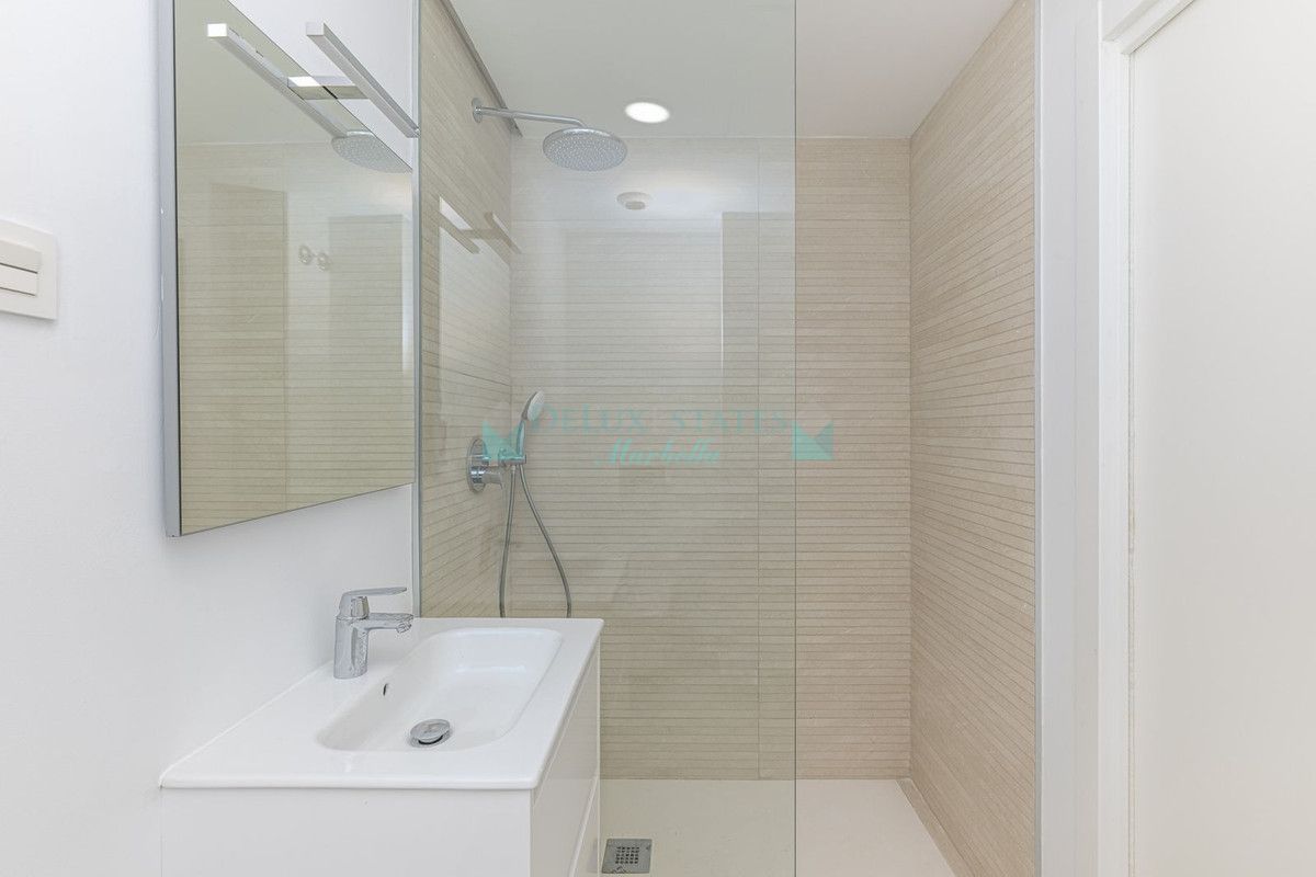 Apartamento en venta en Estepona