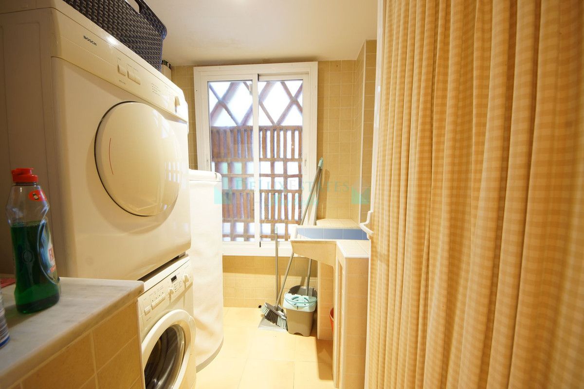 Ground Floor Apartment for sale in Los Arqueros, Benahavis