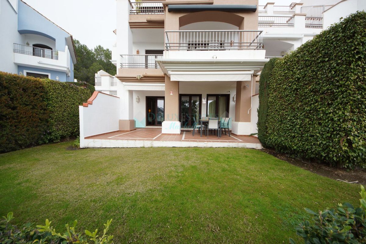 Ground Floor Apartment for sale in Los Arqueros, Benahavis