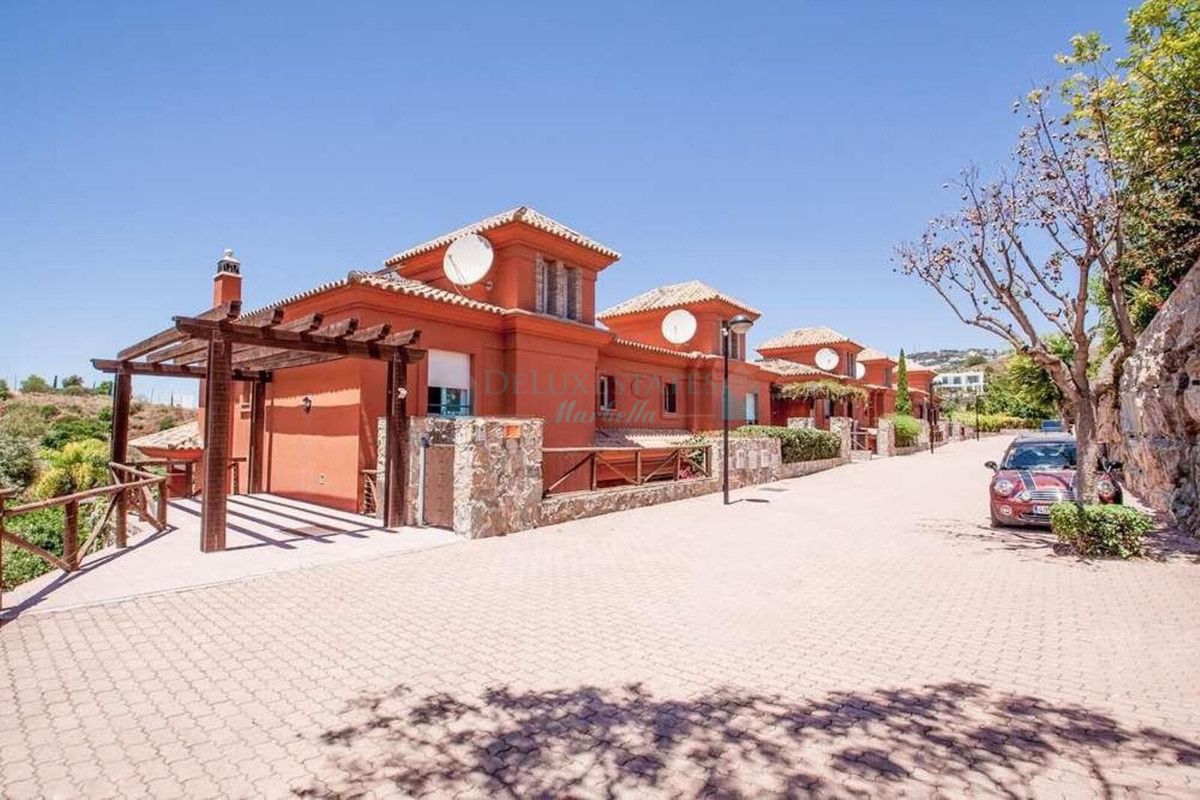 Semi Detached Villa for sale in Marbella