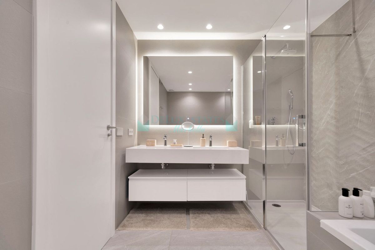 Ground Floor Apartment for sale in Santa Clara, Marbella East
