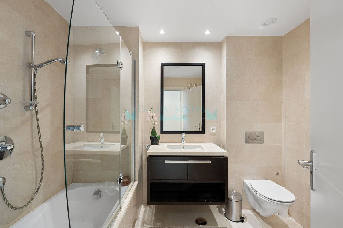 Penthouse for sale in La Quinta, Benahavis