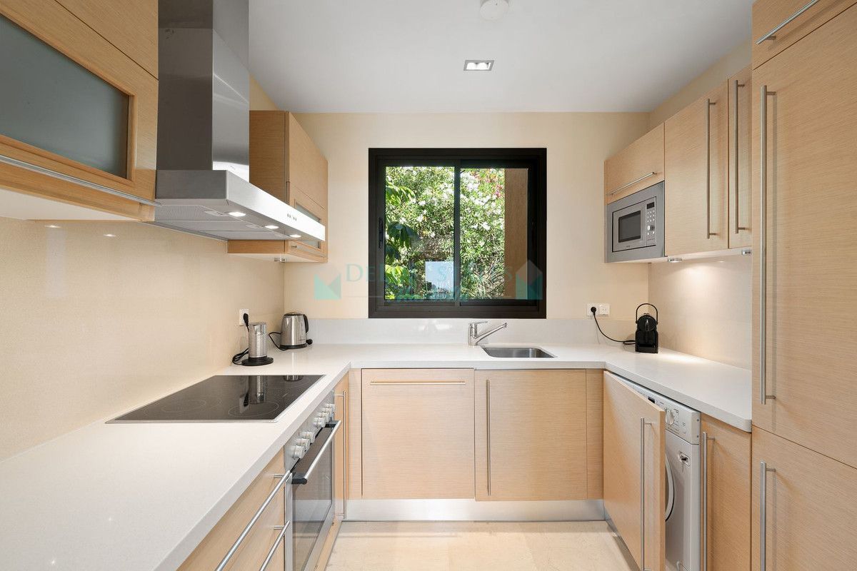 Penthouse for sale in La Quinta, Benahavis