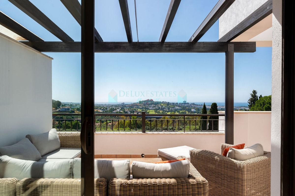 Penthouse for sale in La Quinta, Benahavis