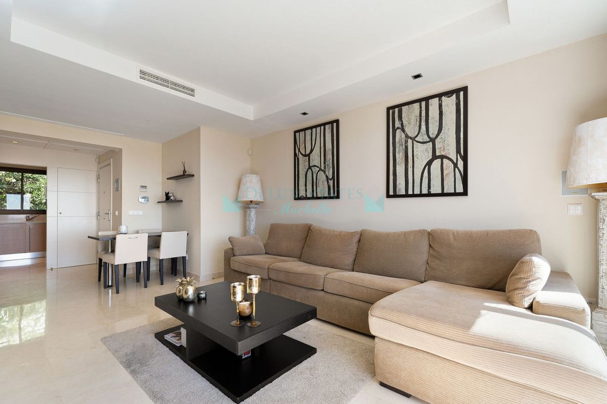 Penthouse for sale in La Quinta, Benahavis