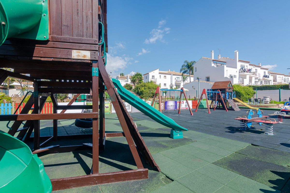 Bar for sale in El Paraiso, Estepona