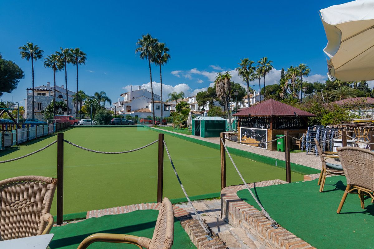 Bar for sale in El Paraiso, Estepona