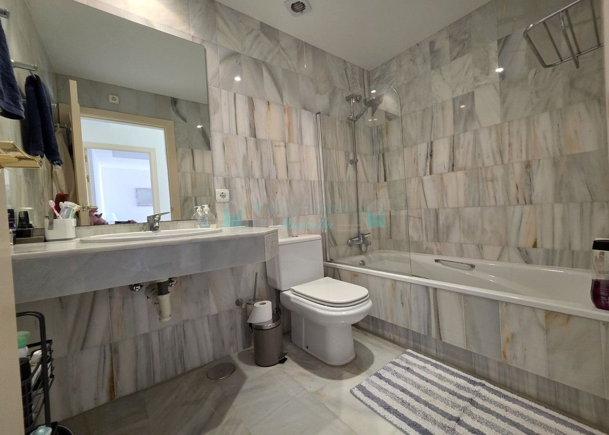 Apartamento en venta en La Mairena, Marbella Este