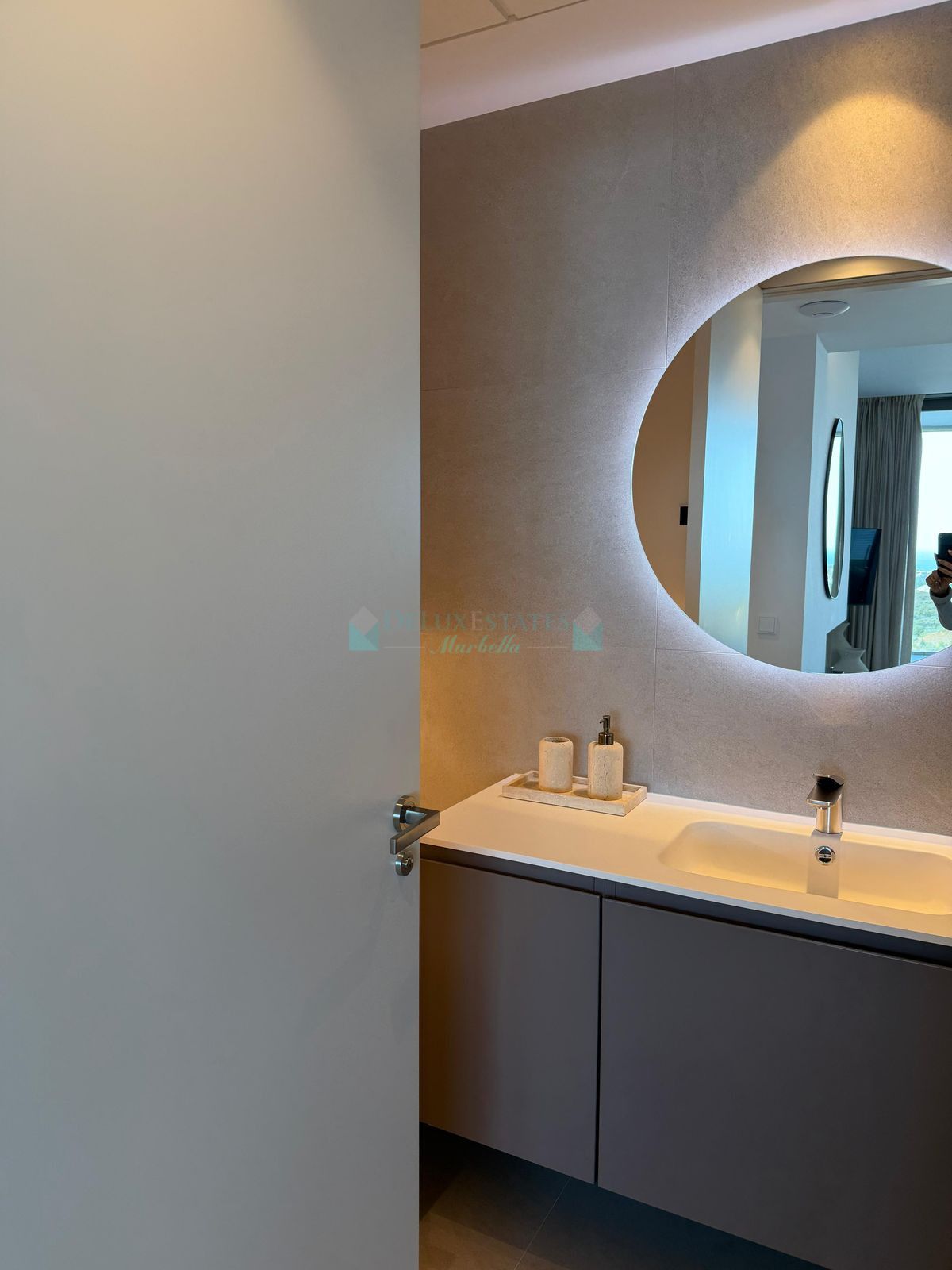 Penthouse for sale in Benahavis