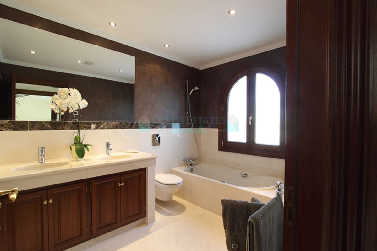 Villa en alquiler en Los Flamingos, Benahavis
