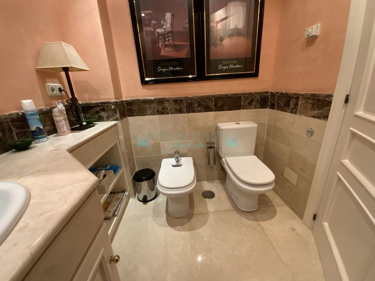 Apartment for sale in Rio Real, Marbella East