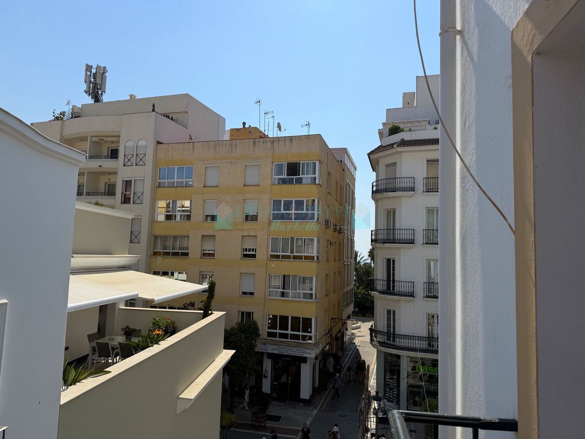 Penthouse for sale in Estepona