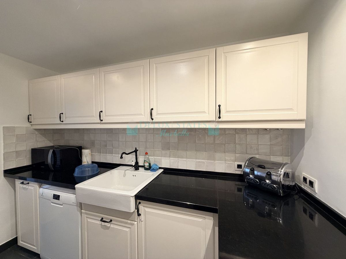 Ground Floor Apartment for sale in La Quinta, Benahavis