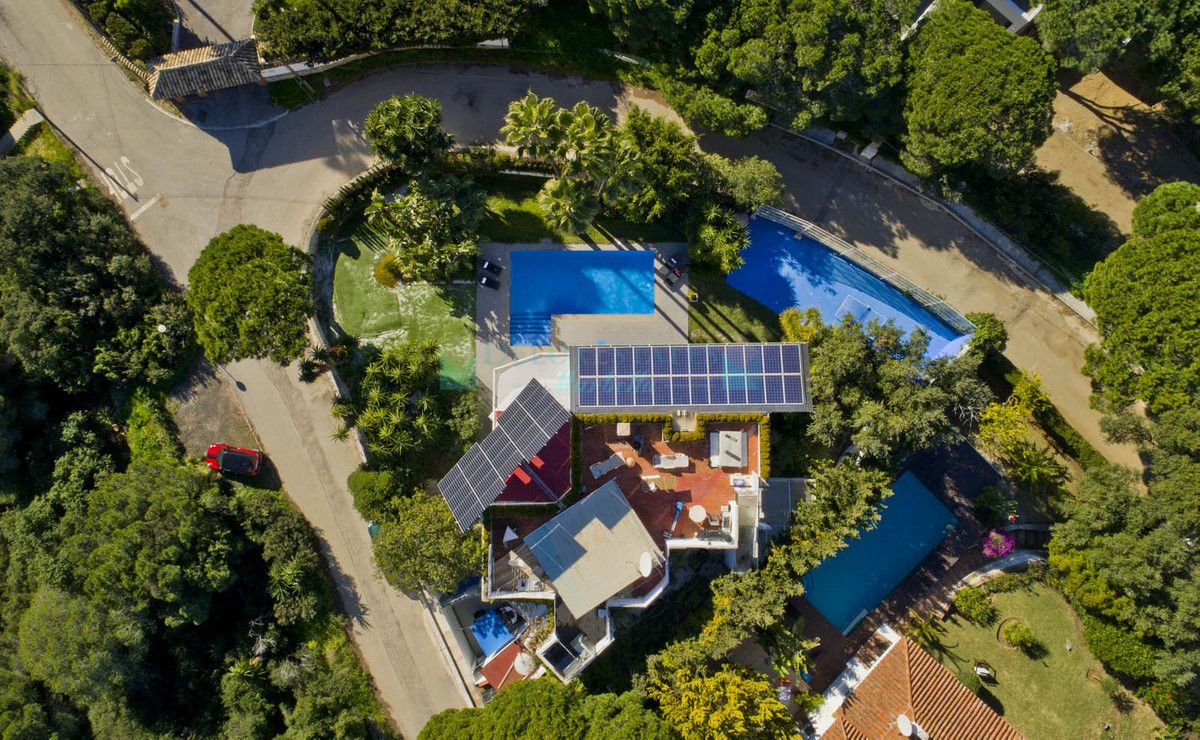 Villa for sale in Elviria, Marbella East