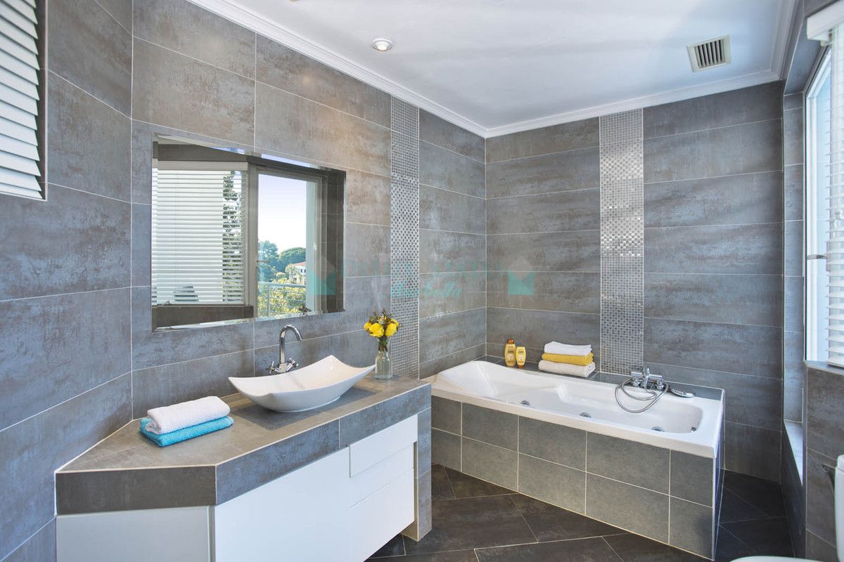 Villa for sale in Elviria, Marbella East