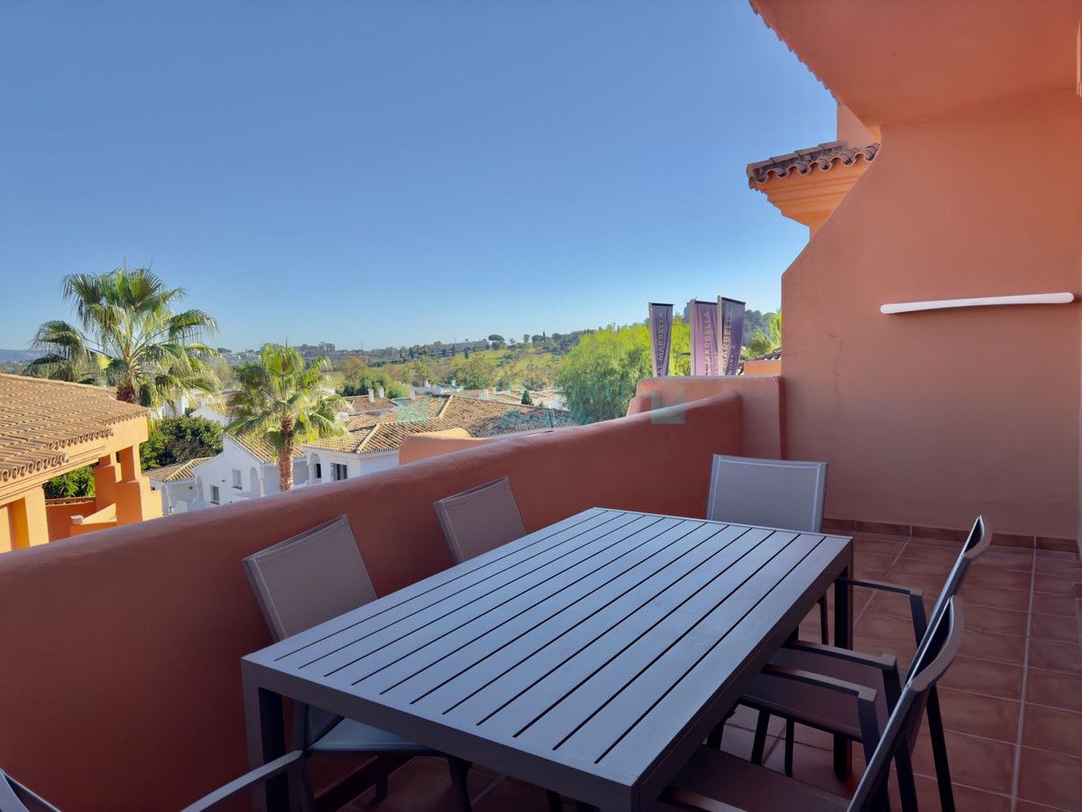 Apartment for sale in Benahavis