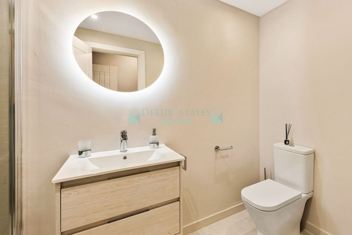 Apartment for sale in Benahavis