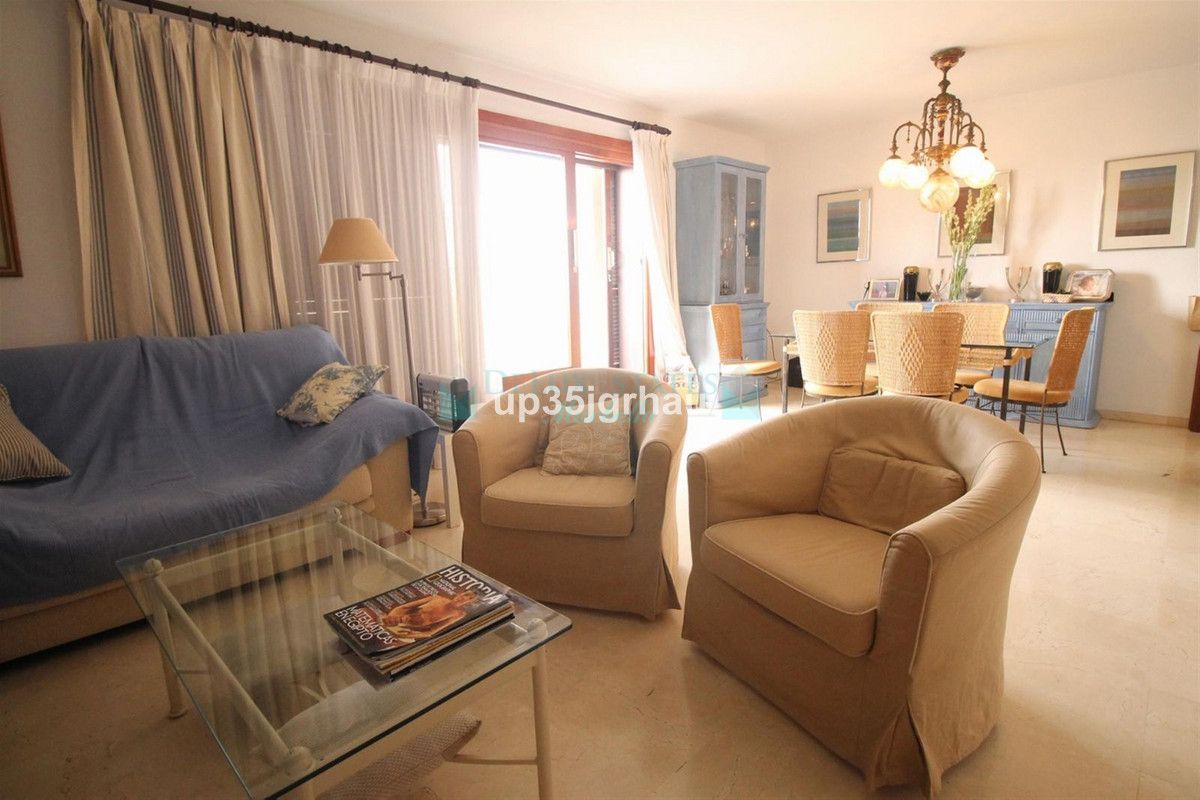 Penthouse for sale in Estepona