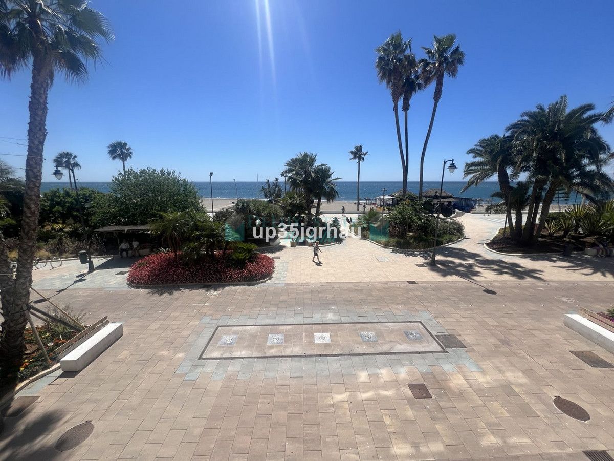 Penthouse for sale in Estepona