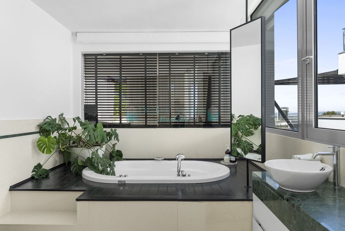 Semi Detached Villa for sale in Marbella