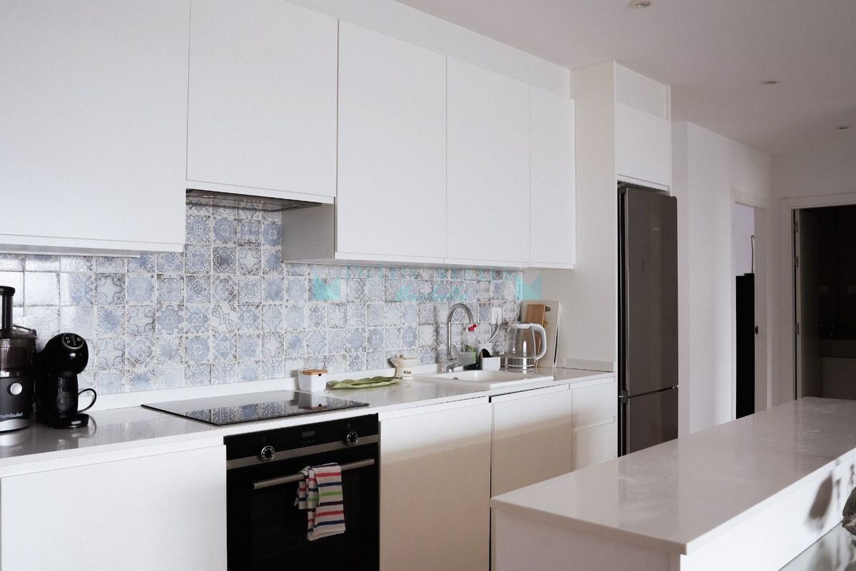 Apartment for sale in El Paraiso, Estepona