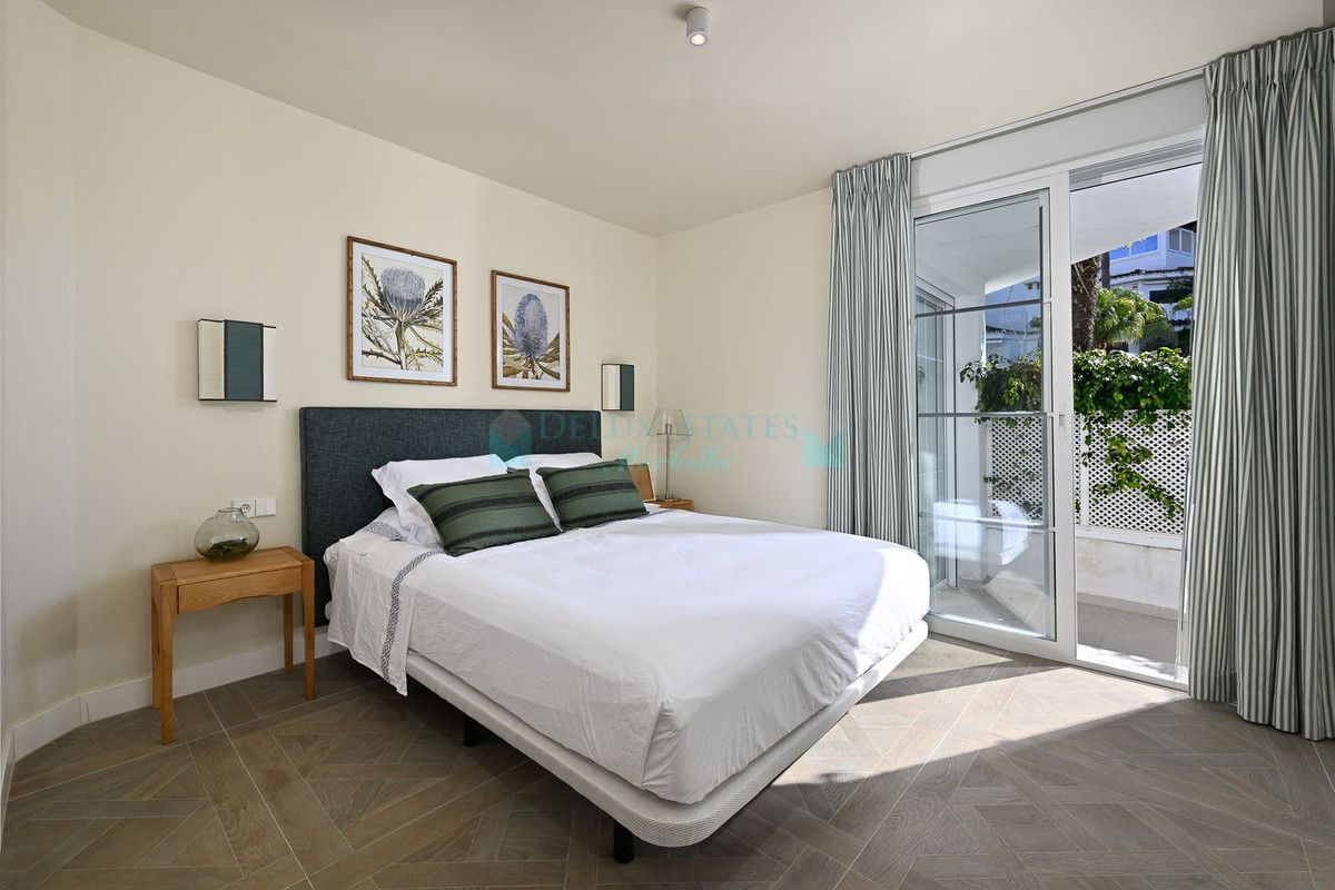 Ground Floor Apartment for sale in Elviria, Marbella East